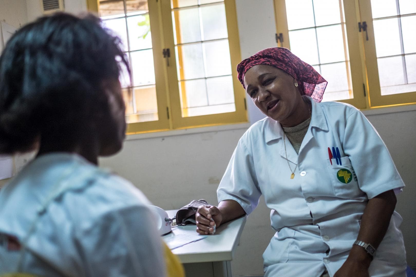 Santé mentale : la Côte d'Ivoire veut mieux intégrer le soutien psychosocial dans la lutte contre le VIH et la tuberculose